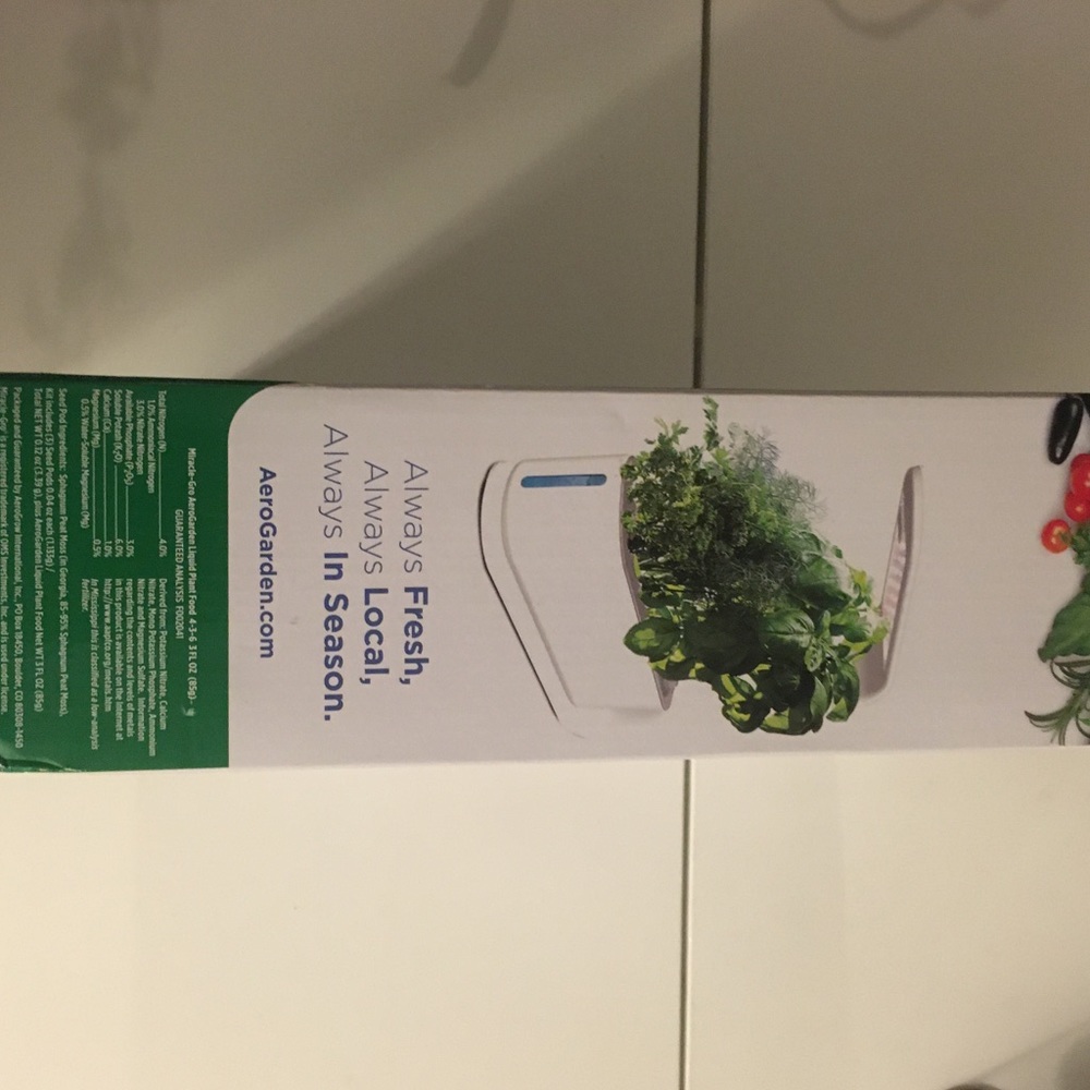 Brand New AeroGarden Sprout with Gourmet Herbs Seed Pod Kit - Picture 3 of 5